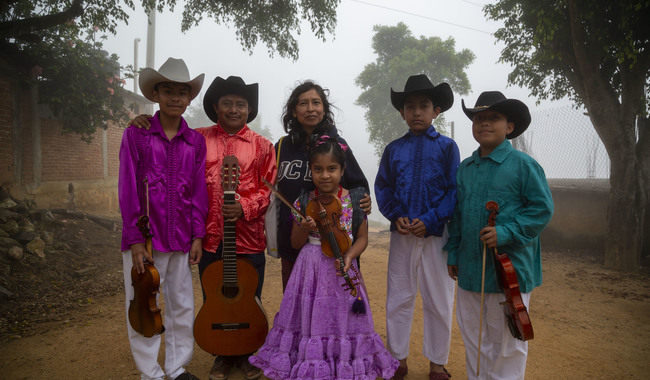 ´La Raya´, de Yolanda Cruz y las apariciones del refrigerador