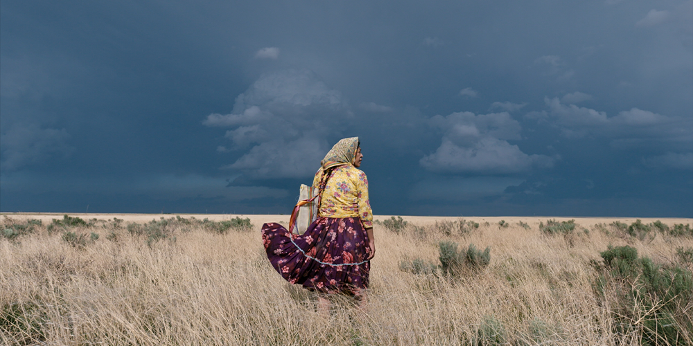 ‘La mujer de estrellas y montañas’, de Santiago Esteinou: una rarámuri atrapada en Kansas