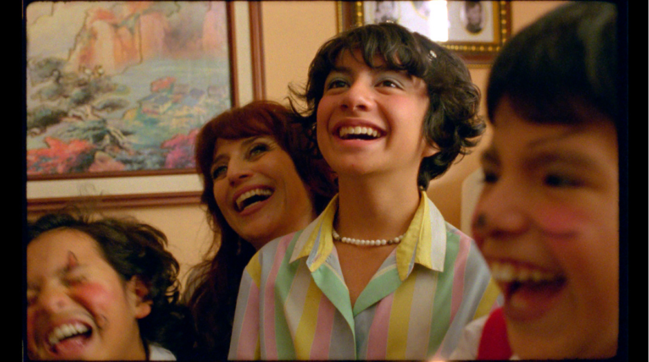 ‘Seis meses en el edificio rosa con azul’, de Bruno Santamaría Razo: esa memoria emocional que es el cine